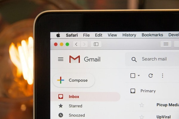17 Najlepszych programów mailingu i e-mail marketingu (2026)